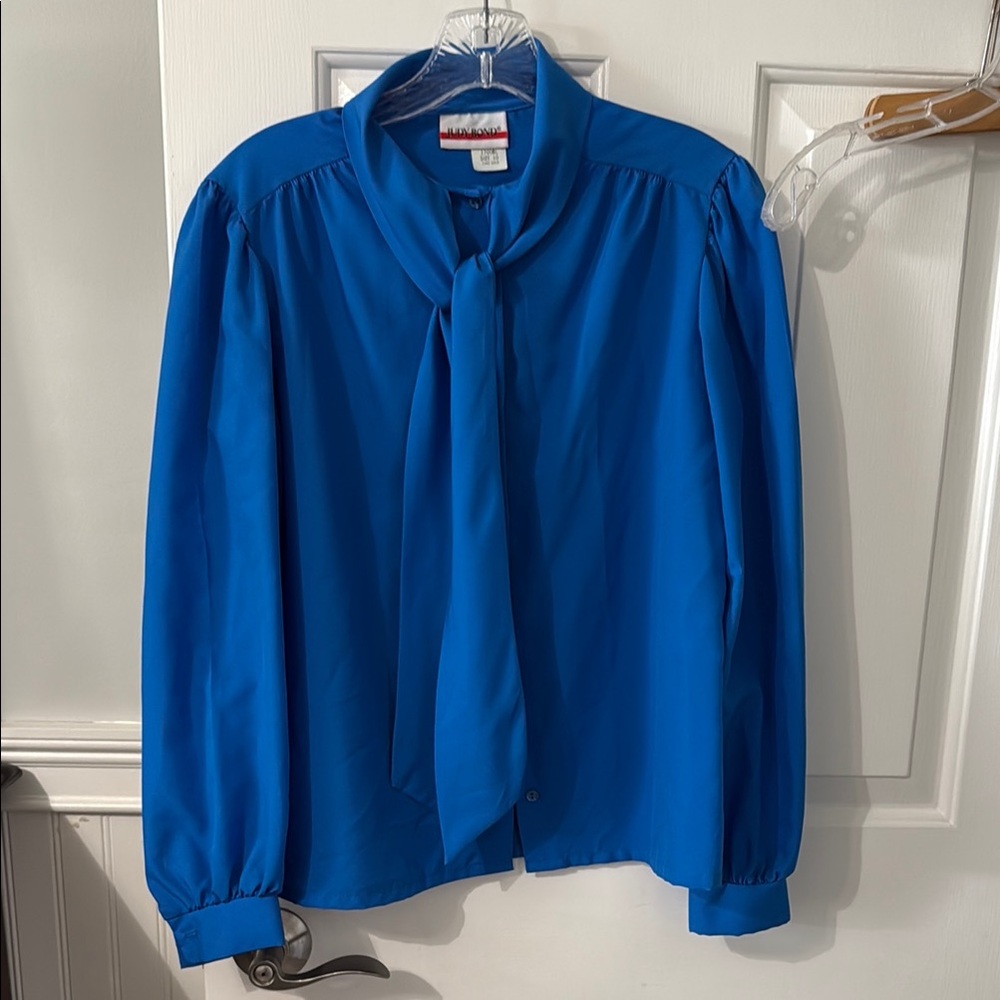 Blue Blouse with Mandarin Collar and Flowing Silhouette